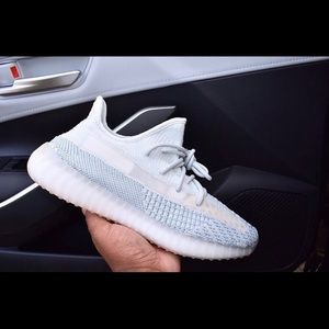 Yeezy Boost 350 V2 Cloud White